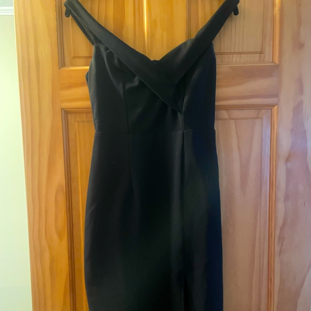 Lulu’s off the shoulder midi cocktail dress (size small/4)